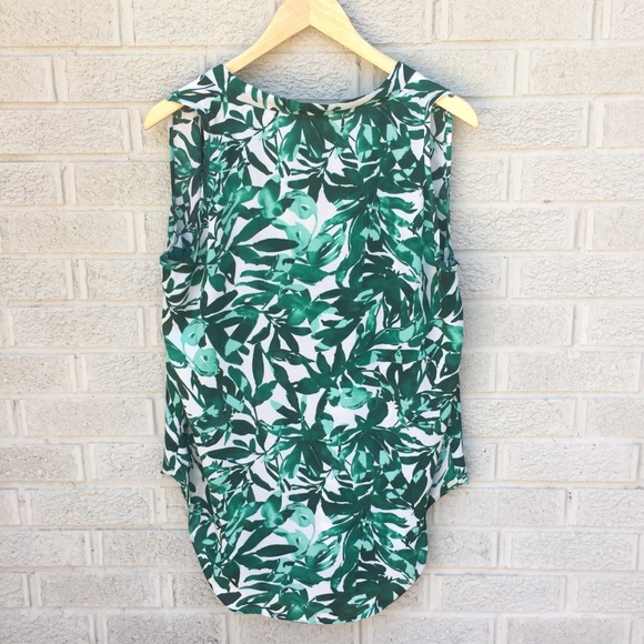 Olivaceous Floral Leaf Print Sleeveless Blouse - Picture 5 of 7